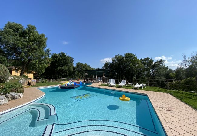 Villa a Itri - Villa immersa nel verde e con piscina 