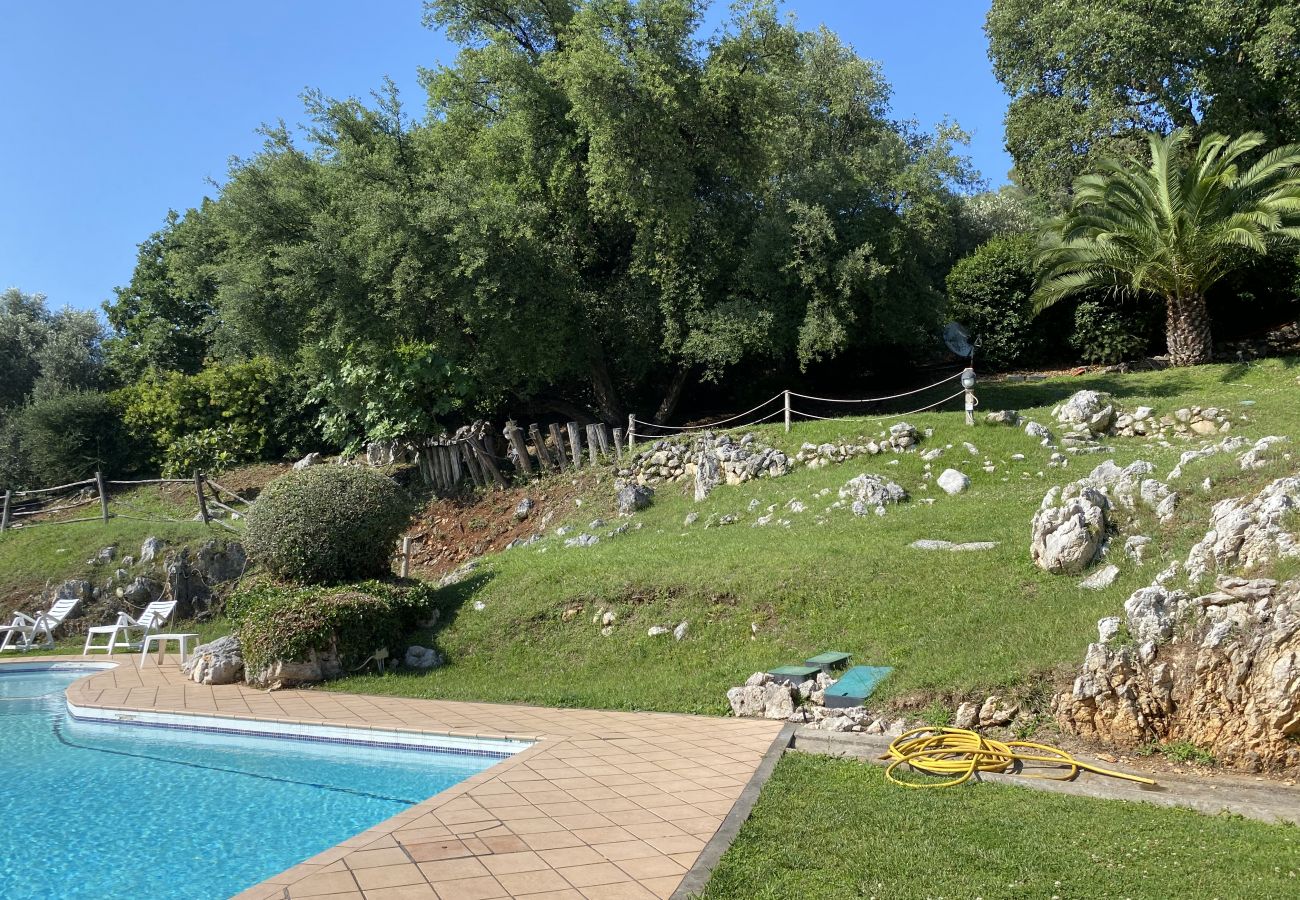 Villa a Itri - Villa immersa nel verde e con piscina 